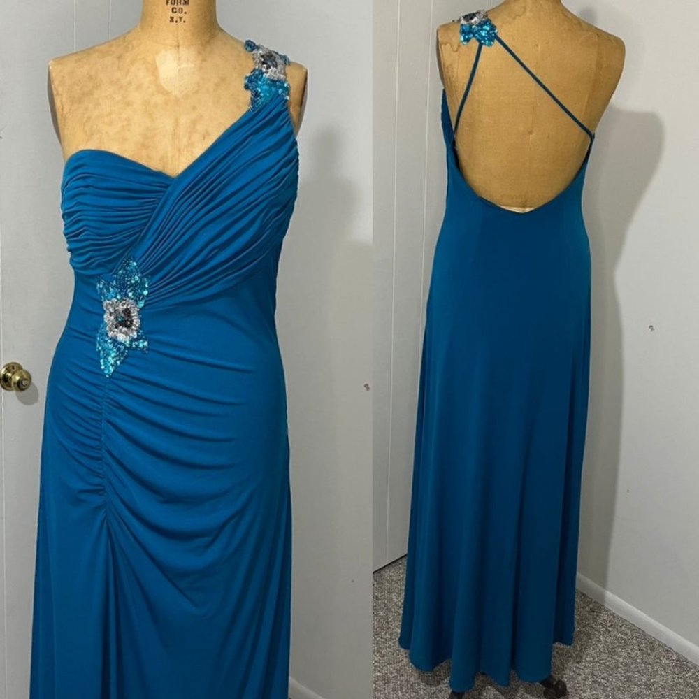 Gorgeous Hailey Adrianna Papell 1 shoulder gown Size 6 Sequin Accents EUC